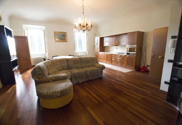 Palazzo Del Cortile: palazzo-del-cortile-cingoli-macerata-villa-soggiorno