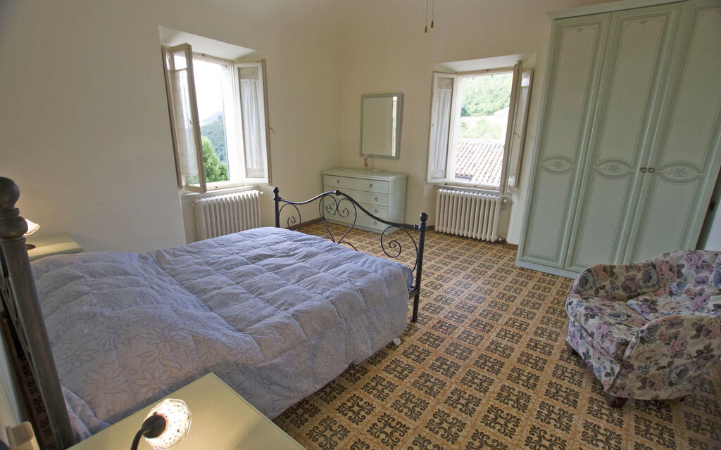 Palazzo Del Cortile: palazzo-del-cortile-cingoli-macerata-villa-bedroom