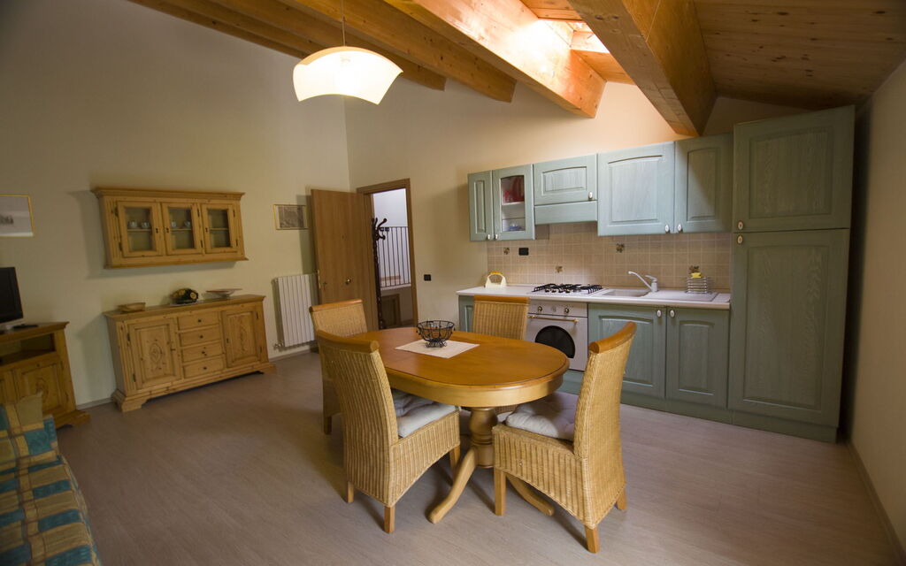 Palazzo Del Cortile: palazzo-del-cortile-cingoli-macerata-villa-kitchen