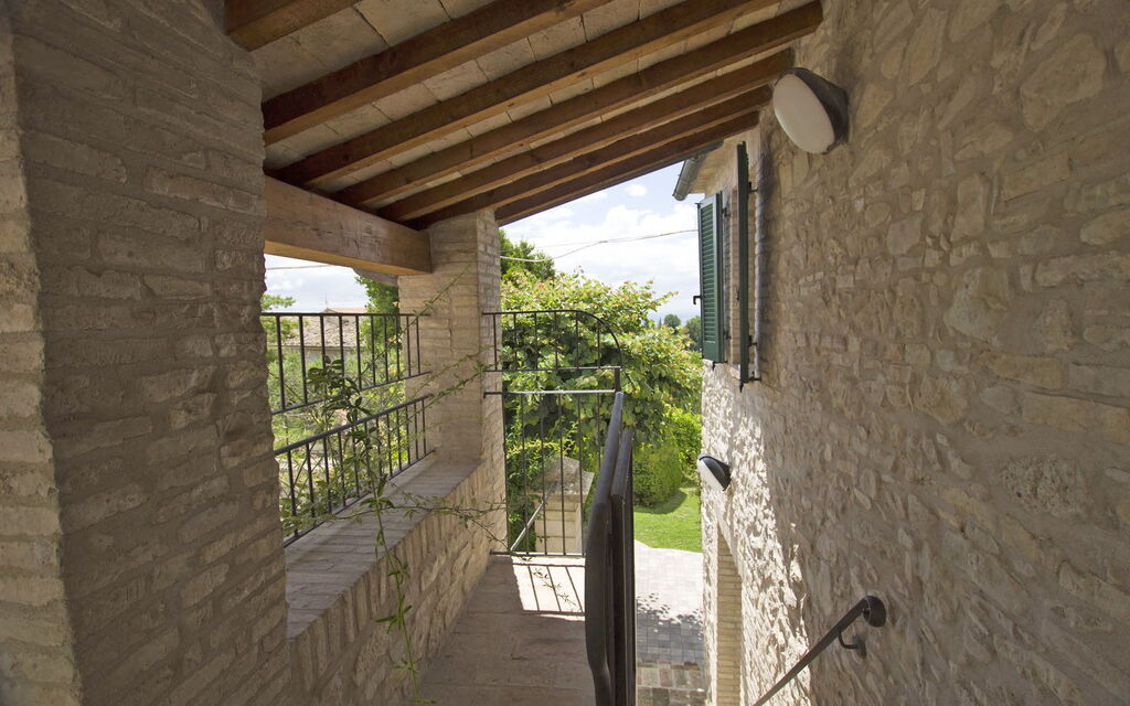 Palazzo Del Cortile: palazzo-del-cortile-cingoli-macerata-villa-external