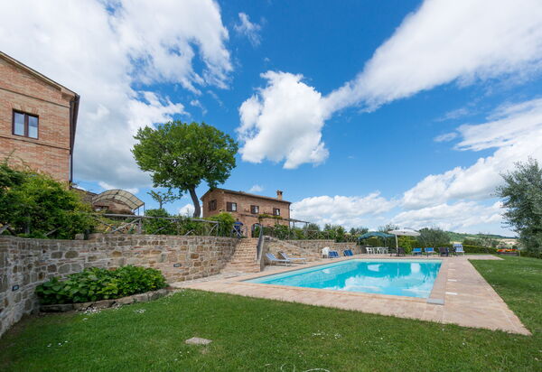 Rustico Nell'immacolata: rustico-nell-immacolata-civitanova-marche-villa-piscina