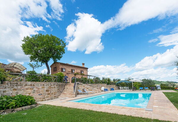 Rustico Nell'immacolata: rustico-nell-immacolata-civitanova-marche-villa-piscina