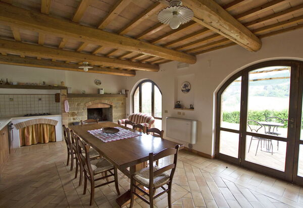 Rustico Nell'immacolata: rustico-nell-immacolata-civitanova-marche-villa-sala-da-pranzo