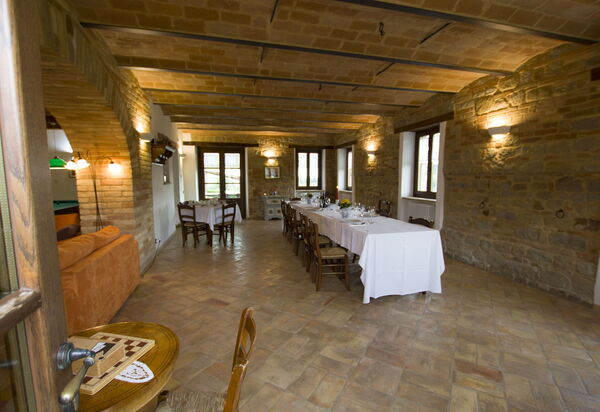 Rustico Nell'immacolata: rustico-nell-immacolata-civitanova-marche-villa-sala-da-pranzo