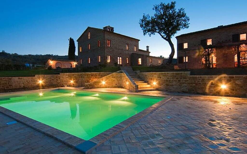 Rustico Nell'immacolata: rustico-nell-immacolata-civitanova-marche-villa-piscina