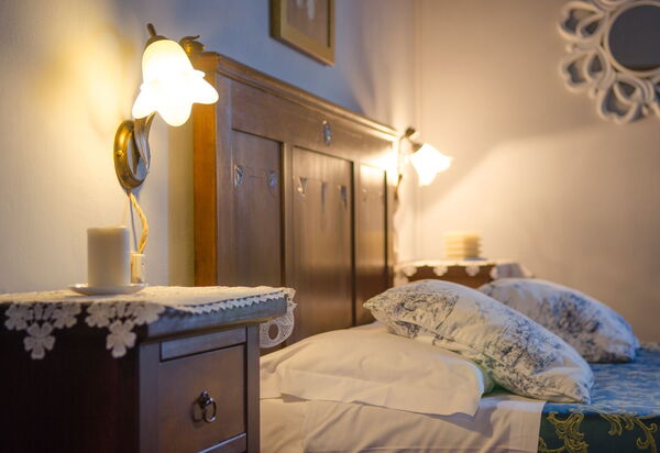 Relais Sogno Dei Fiori: relais-sogno-dei-fiori-fratticiola-cortona-villa-camera-da-letto