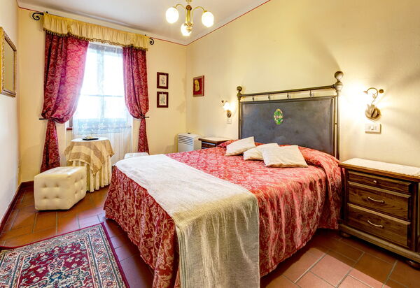 Relais Sogno Dei Fiori: relais-sogno-dei-fiori-fratticiola-cortona-villa-camera-da-letto