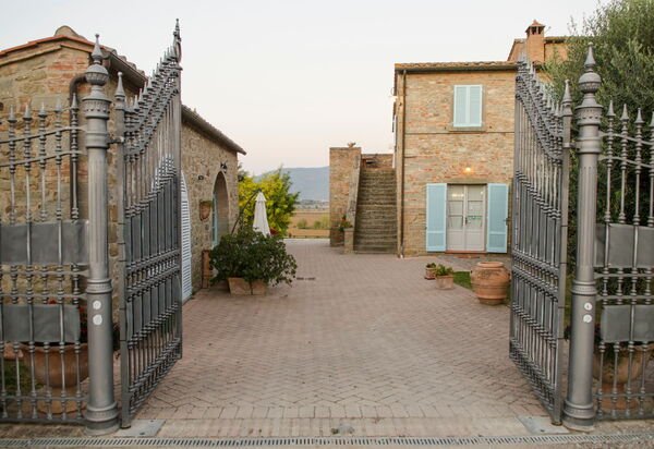 Relais Sogno Dei Fiori: relais-sogno-dei-fiori-fratticiola-cortona-villa-entrata