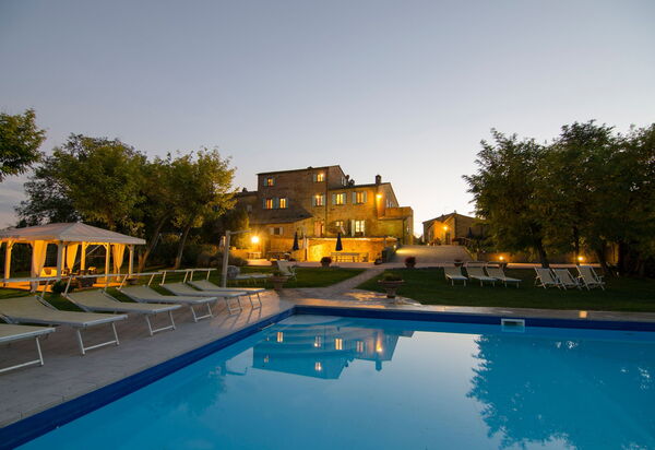 Relais Sogno Dei Fiori: relais-sogno-dei-fiori-fratticiola-cortona-villa-piscina