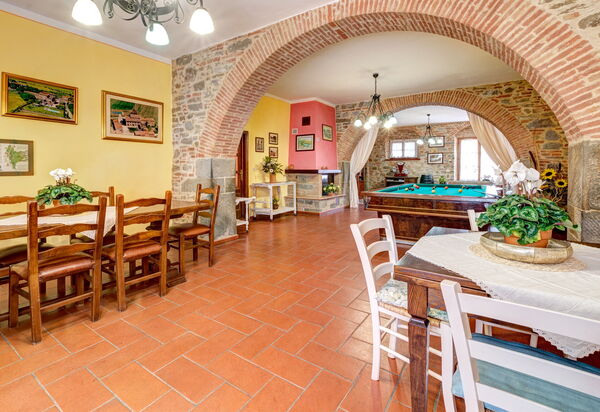 Relais Sogno Dei Fiori: relais-sogno-dei-fiori-fratticiola-cortona-villa-sala-da-pranzo