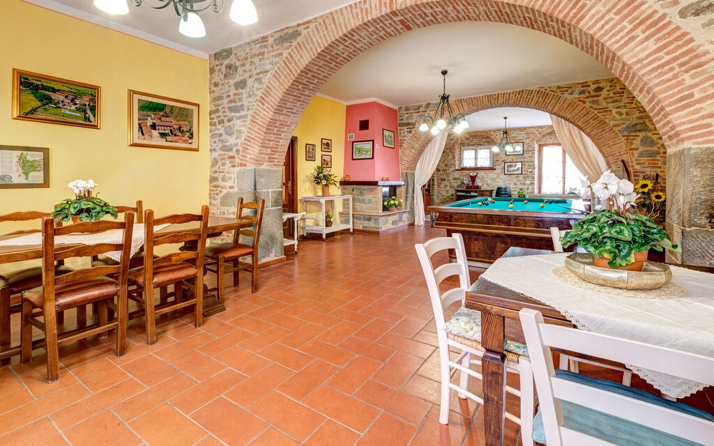 Relais Sogno Dei Fiori: relais-sogno-dei-fiori-fratticiola-cortona-villa-sala-da-pranzo