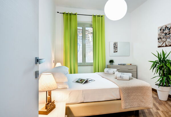 Loving Times Apartment: loving-times-apartment-sorrento-appartamento-camera-da-letto