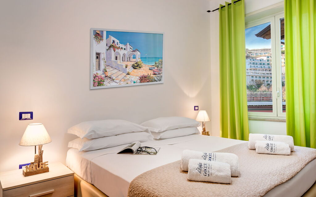 Loving Times Apartment: loving-times-apartment-sorrento-appartamento-camera-da-letto