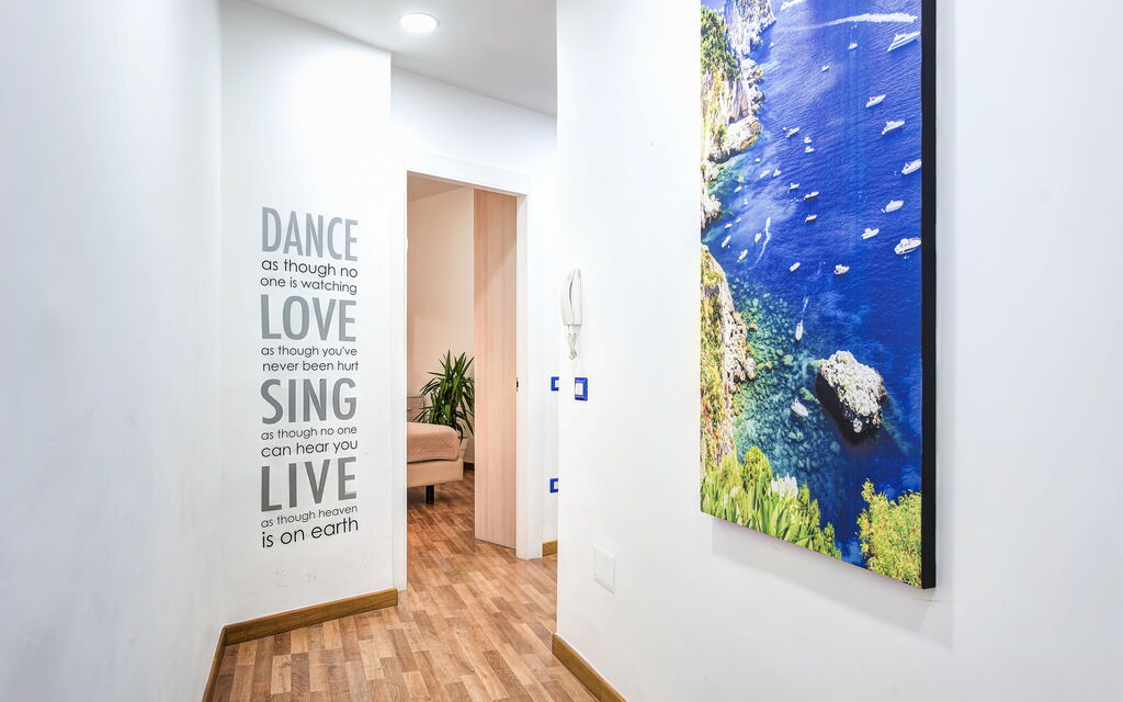 Loving Times Apartment: loving-times-apartment-sorrento-appartamento-corridoio