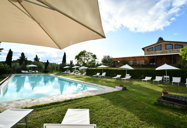 Rocche Di Valiano: Autunno, Caratteristiche, Estate, Esterni, Giardino, Piscina, Primavera