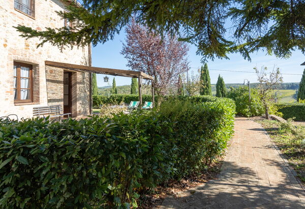 Rocche Di Valiano: rocche-di-valiano-chianti-castelnuovo-berardenga-multiproprietà-esterni