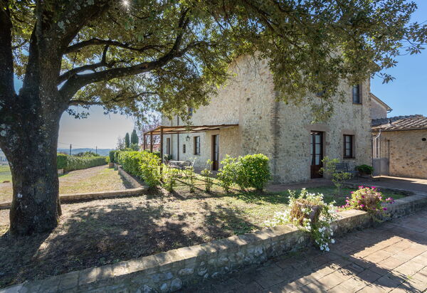 Rocche Di Valiano: rocche-di-valiano-chianti-castelnuovo-berardenga-multiproprietà-esterni