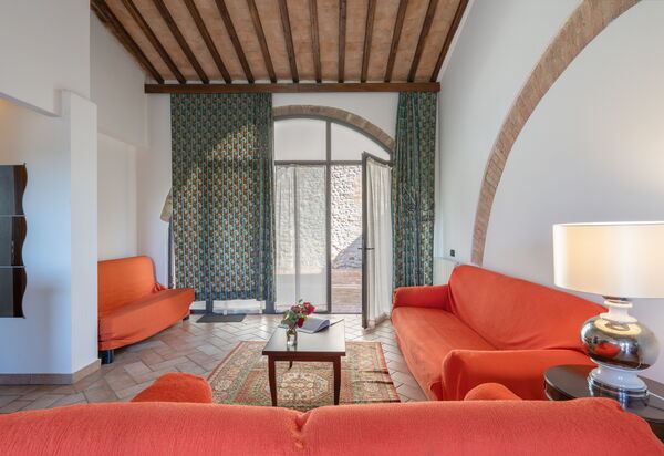 Rocche Di Valiano: rocche-di-valiano-chianti-castelnuovo-berardenga-multiproprietà-ginestra-soggiorno