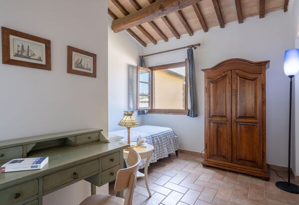 Rocche Di Valiano: rocche-di-valiano-chianti-castelnuovo-berardenga-multiproprietà-mimosa-camera-da-letto