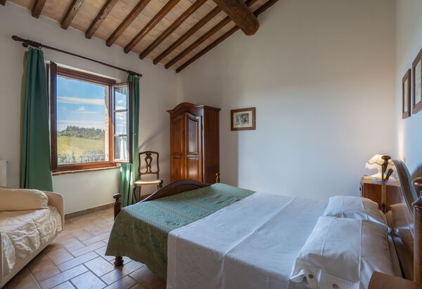 Rocche Di Valiano: rocche-di-valiano-chianti-castelnuovo-berardenga-papavero-camera-da-letto