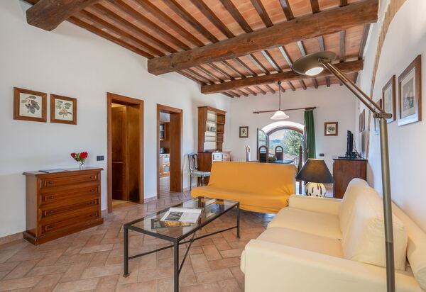 Rocche Di Valiano: rocche-di-valiano-chianti-castelnuovo-berardenga-papavero-soggiorno