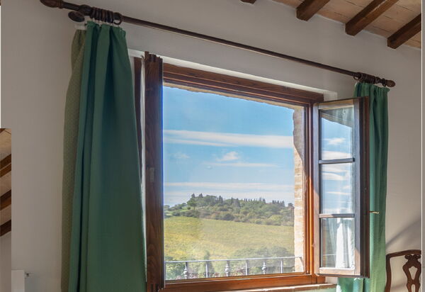 Rocche Di Valiano: rocche-di-valiano-chianti-castelnuovo-berardenga-papavero-camera-da-letto