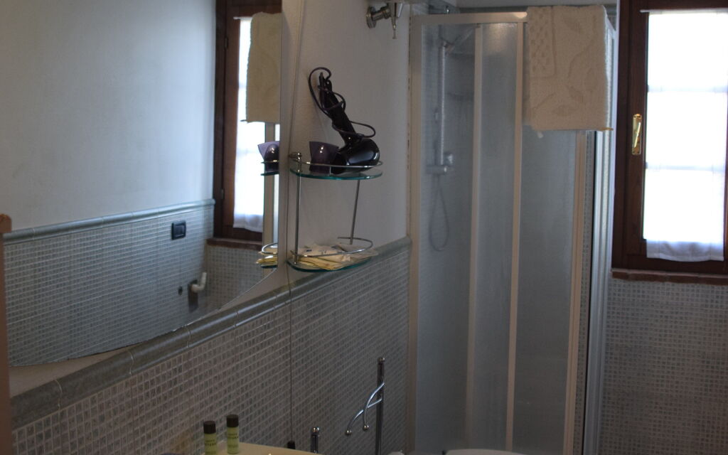 Rocche Di Valiano - : rocche-di-valiano-chianti-castelnuovo-berardenga-multiproprietà-mimosa-bagno