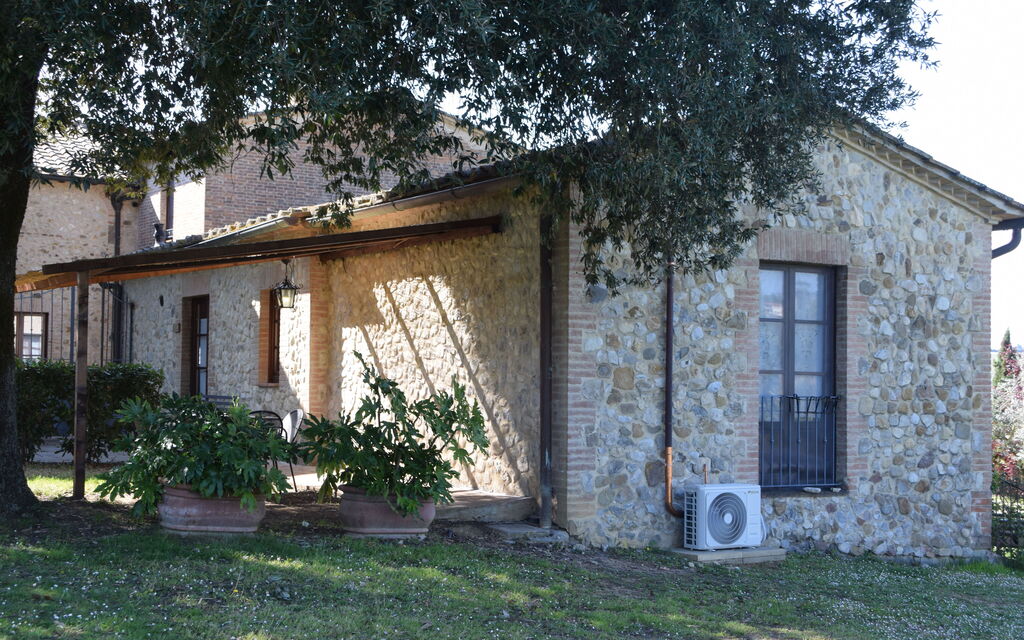 Rocche Di Valiano - : rocche-di-valiano-chianti-castelnuovo-berardenga-multiproprietà-mimosa-giardino