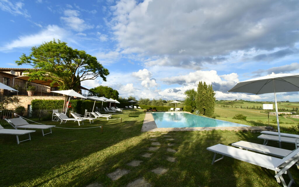 Rocche Di Valiano: Amenities, Autumn, Building Exterior, Garden, Pool, Spring, Summer