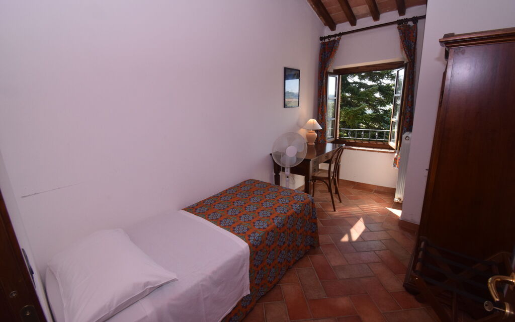 Rocche Di Valiano - : rocche-di-valiano-chianti-castelnuovo-berardenga-verbena-camera-da-letto