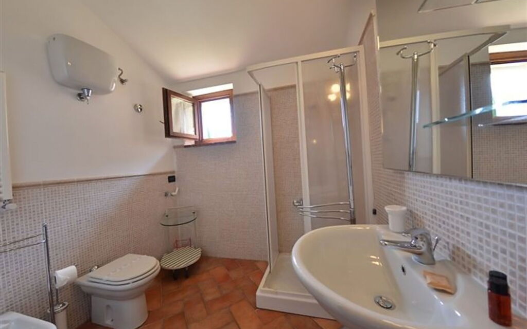 Rocche Di Valiano - : rocche-di-valiano-chianti-castelnuovo-berardenga-ortensia-bagno