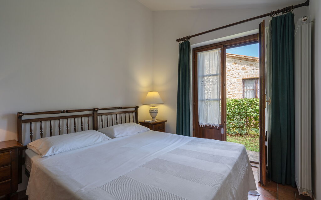 Rocche Di Valiano - : rocche-di-valiano-chianti-castelnuovo-berardenga-gelsomino-bedroom