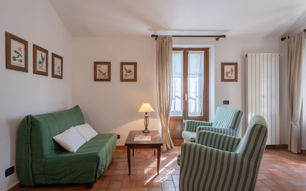 Rocche Di Valiano - : rocche-di-valiano-chianti-castelnuovo-berardenga-gelsomino-living-room