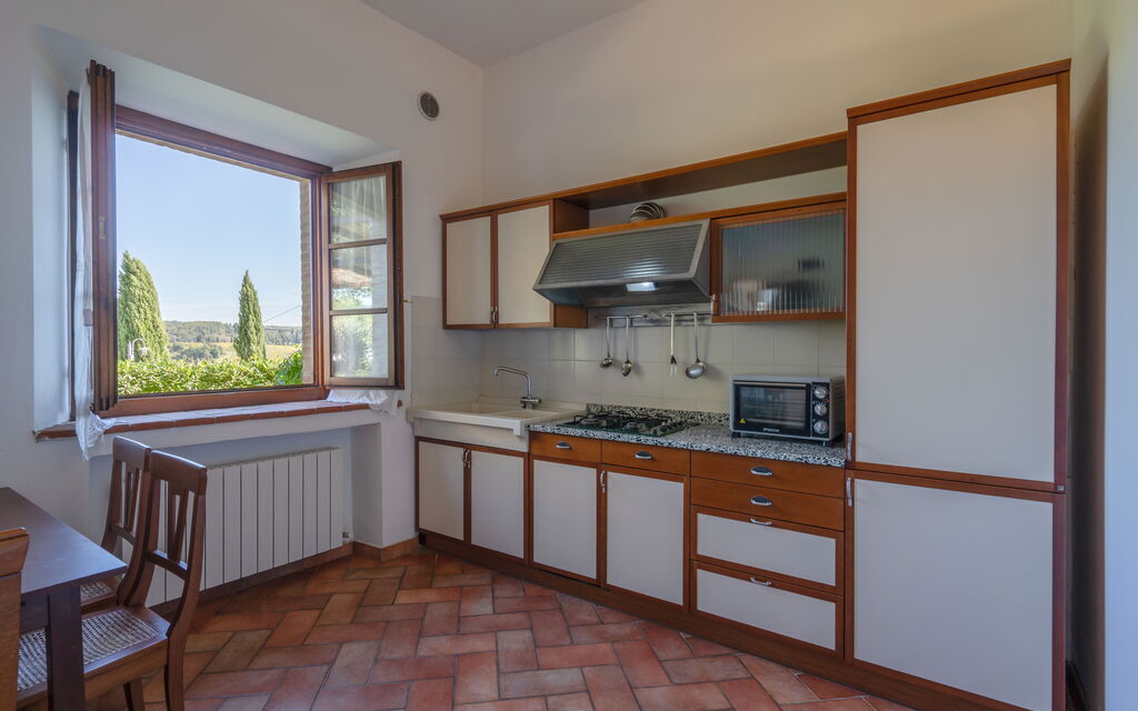 Rocche Di Valiano - : rocche-di-valiano-chianti-castelnuovo-berardenga-multiproprietà-geranio-kitchen