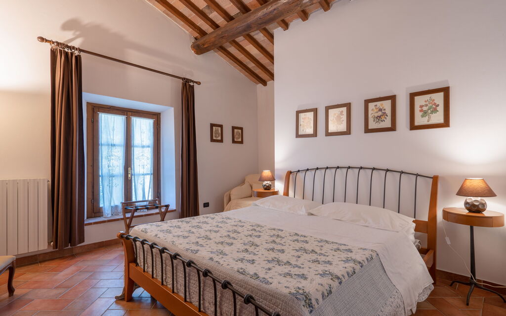 Rocche Di Valiano - : rocche-di-valiano-chianti-castelnuovo-berardenga-multiproprietà-geranio-bedroom