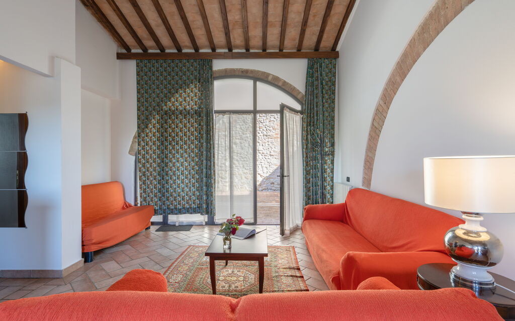 Rocche Di Valiano - : rocche-di-valiano-chianti-castelnuovo-berardenga-multiproprietà-ginestra-living-room