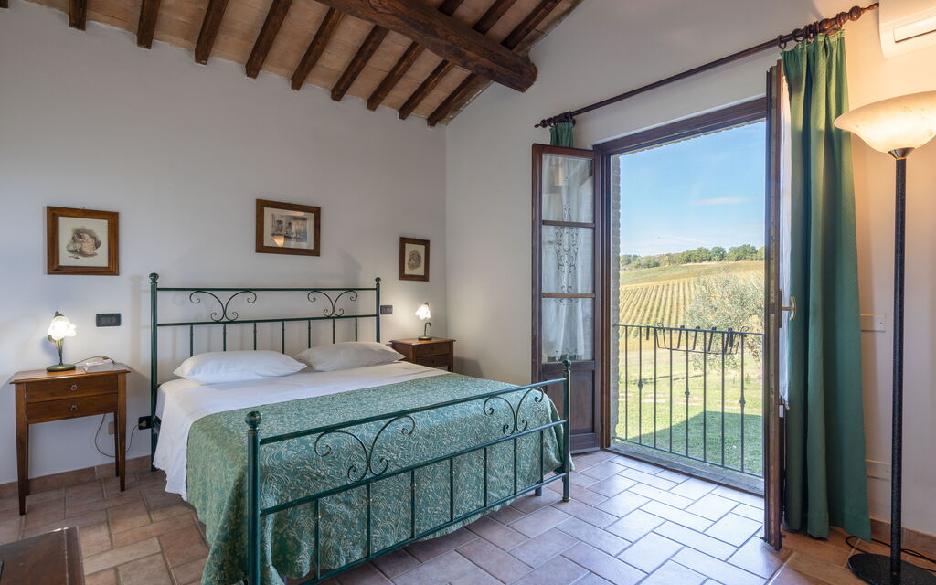 Rocche Di Valiano - : rocche-di-valiano-chianti-castelnuovo-berardenga-multiproprietà-mimosa-camera-da-letto