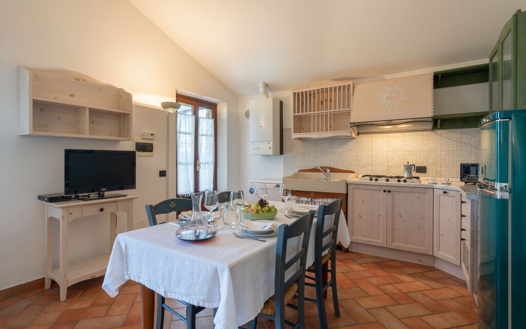 Rocche Di Valiano - : rocche-di-valiano-chianti-castelnuovo-berardenga-ortensia-soggiorno