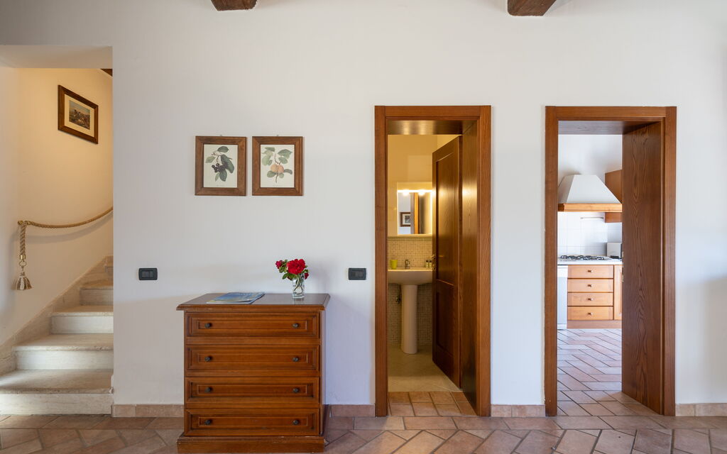 Rocche Di Valiano - : rocche-di-valiano-chianti-castelnuovo-berardenga-papavero-soggiorno