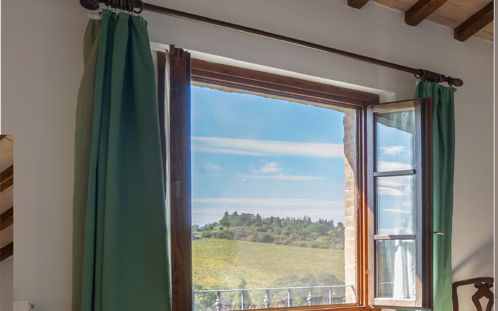 Rocche Di Valiano - : rocche-di-valiano-chianti-castelnuovo-berardenga-papavero-camera-da-letto