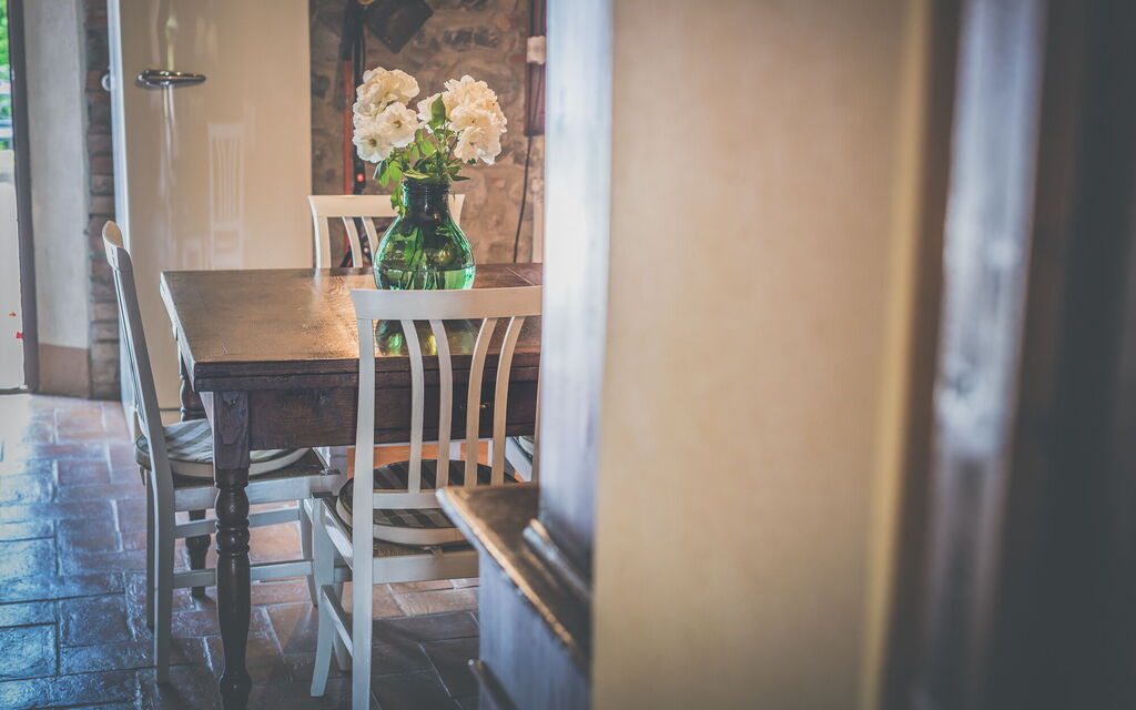 La Reggia Nel Podere: la-reggia-nel-podere-val-d-orcia-villa-dining-room