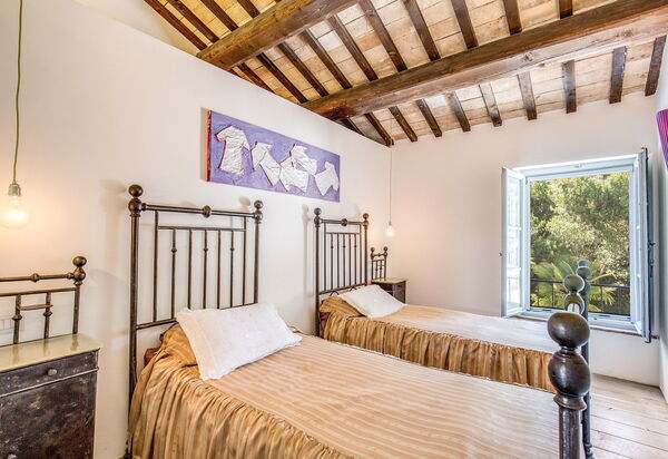 La Corte Del Grano: la-corte-del-grano-abbadia-villa-camera-da-letto