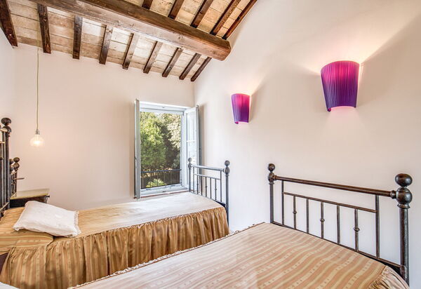 La Corte Del Grano: la-corte-del-grano-abbadia-villa-camera-da-letto