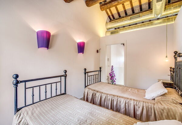 La Corte Del Grano: la-corte-del-grano-abbadia-villa-camera-da-letto