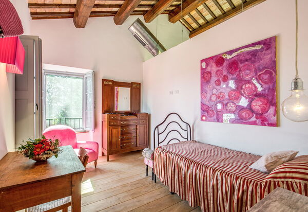 La Corte Del Grano: la-corte-del-grano-abbadia-villa-camera-da-letto