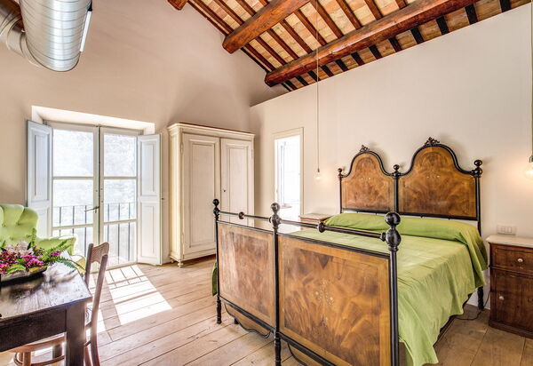 La Corte Del Grano: la-corte-del-grano-abbadia-villa-camera-da-letto