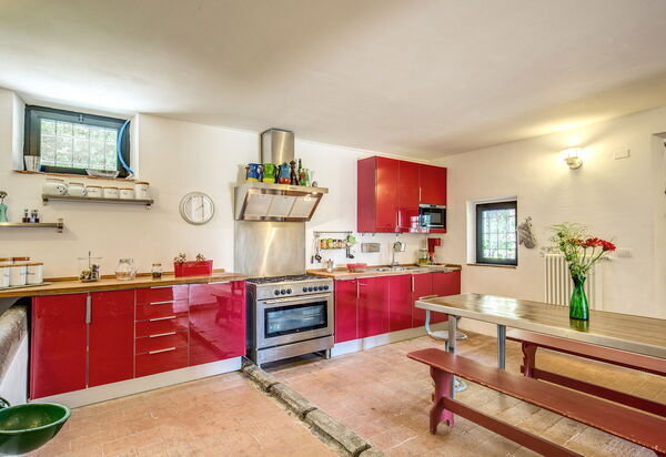 La Corte Del Grano: la-corte-del-grano-abbadia-villa-cucina