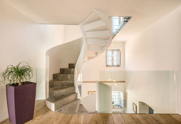 La Corte Del Grano: la-corte-del-grano-abbadia-villa-scale