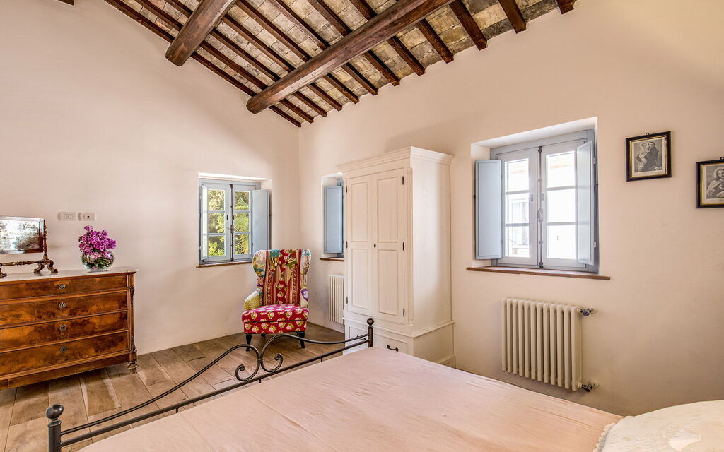 La Corte Del Grano: la-corte-del-grano-abbadia-villa-camera-da-letto