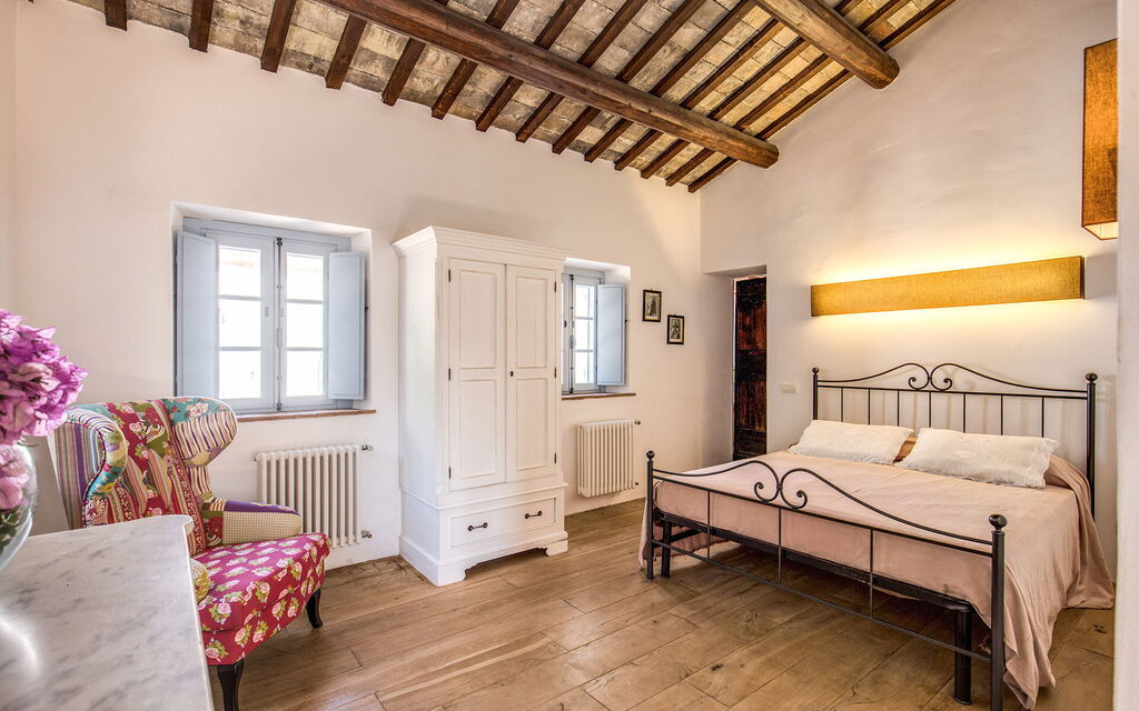 La Corte Del Grano: la-corte-del-grano-abbadia-villa-camera-da-letto